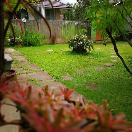 צ'יאנג ריי Baan Bua Guest House מראה חיצוני תמונה