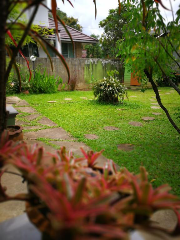 צ'יאנג ריי Baan Bua Guest House מראה חיצוני תמונה